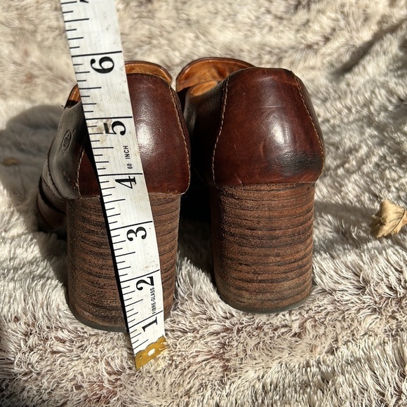 Born Ankle Boots Leather straps, chunky block heel and buckle, size 7 - Picture 5 of 9